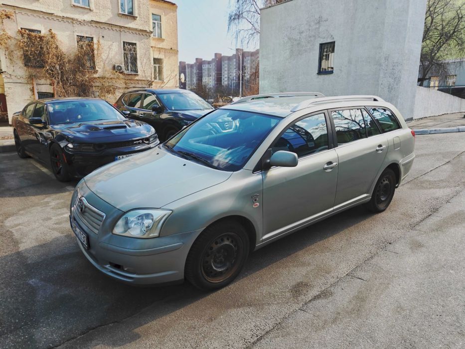 Toyota Avensis для військового