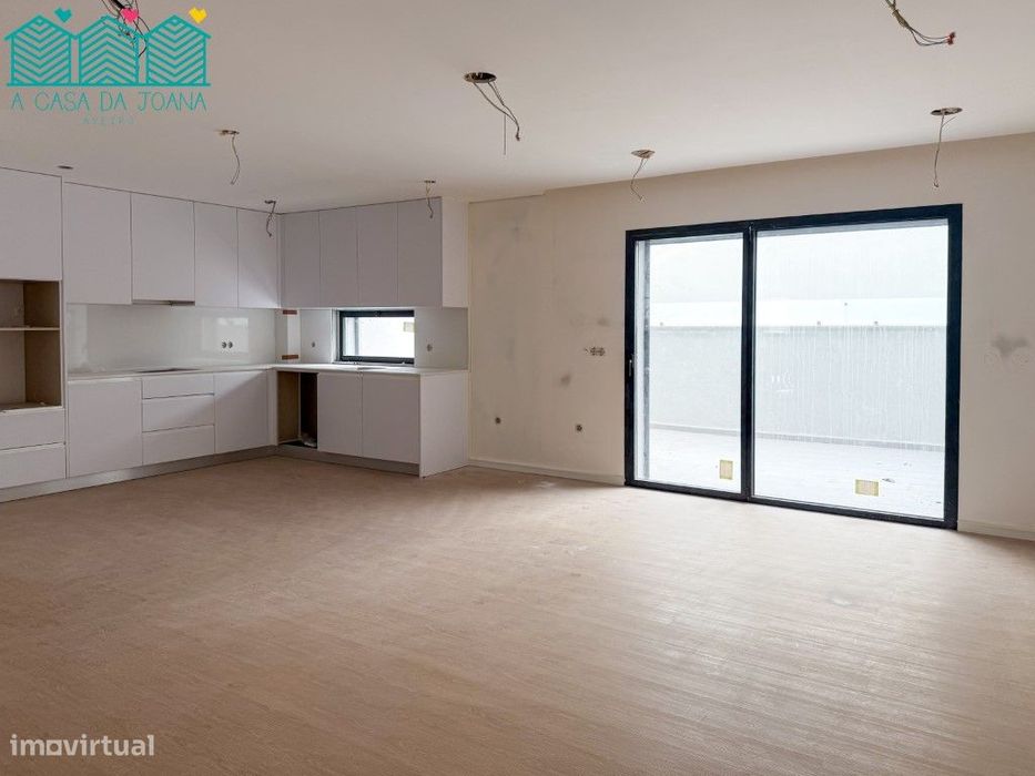 Apartamento T2+1 com Lugar de Garagem em Esgueira