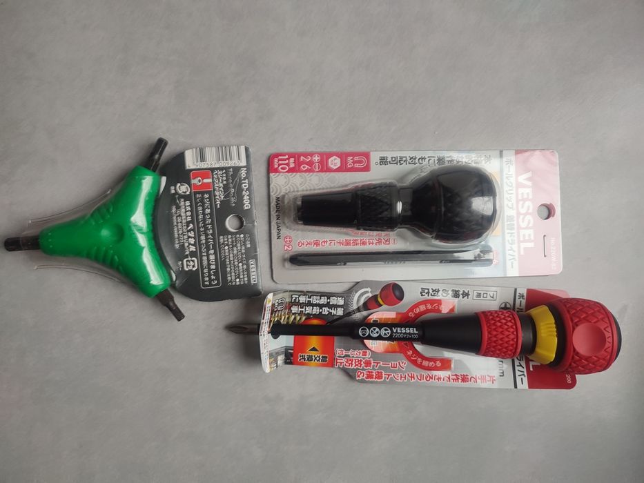 Японская ударная  отвертка VESSEL.Маслостойкая, не скользит.