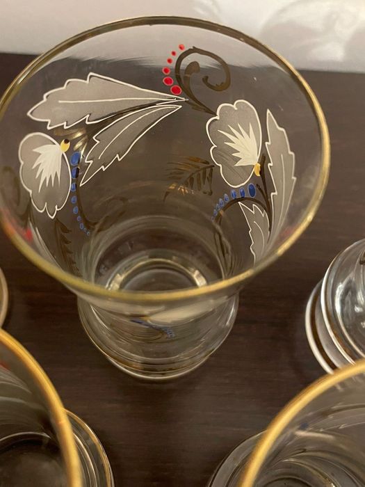 Conjunto 6 copos + jarro antigos