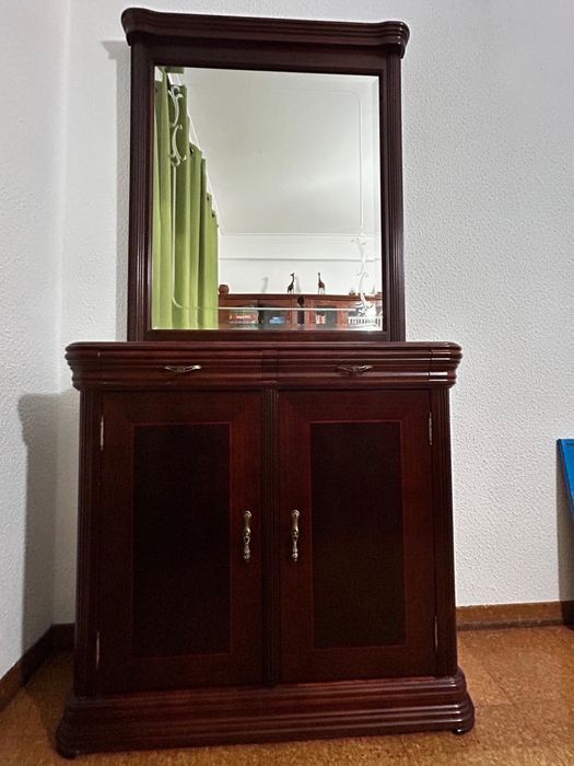 Sapateira com espelho