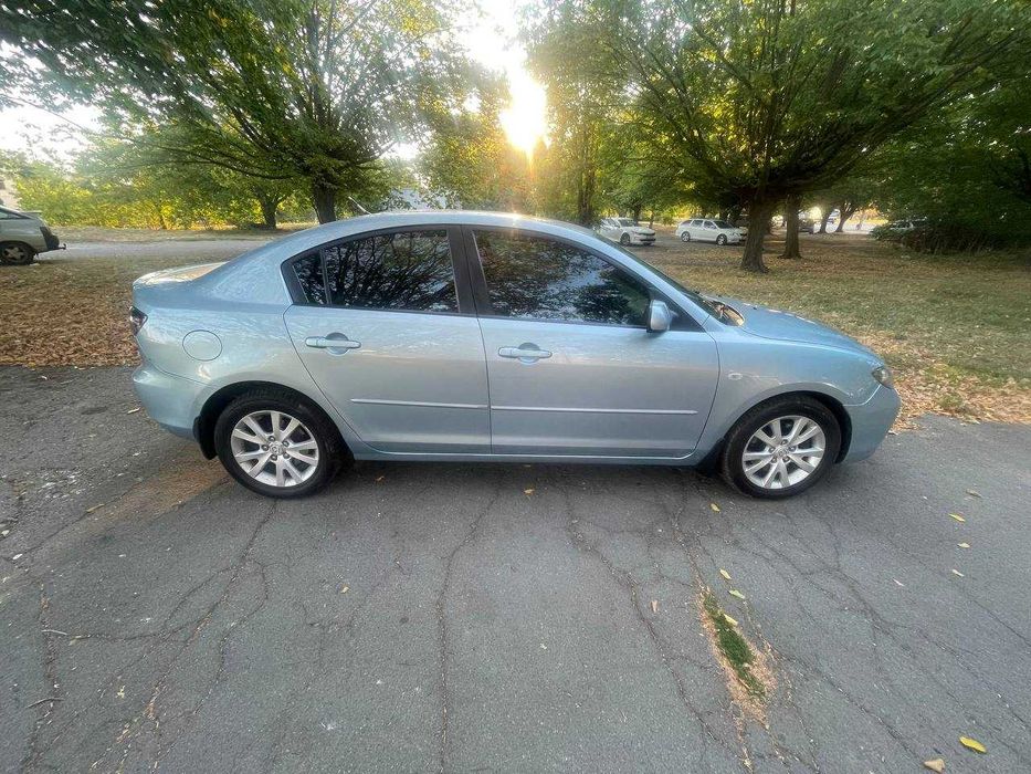 Продам Mazda 3 2006 2.0 бензин