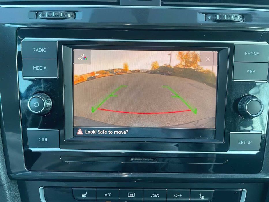 Volkswagen Golf      2019