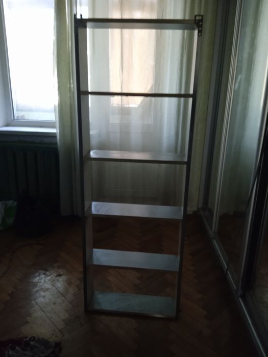 Універсальна поличка