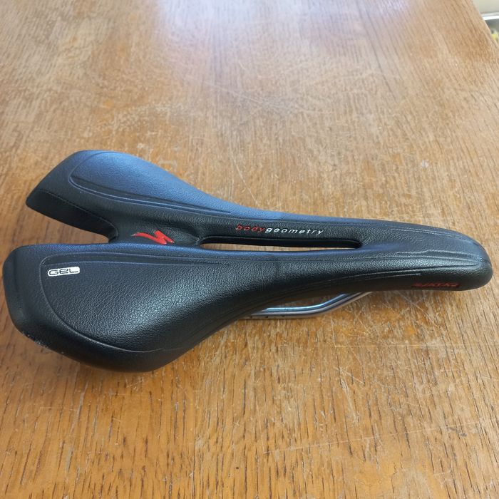 Selim Specialized Avatar 143mm body geometry