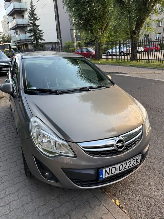 Opel Corsa Opel Corsa 1.4 16V Edition 2013r  samochód miejski
