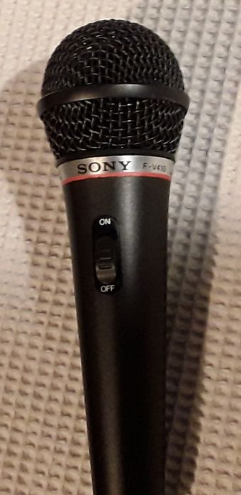 Microfone Sony F-V410 Cardiod Dynamic Vocal Microphone, com caixa