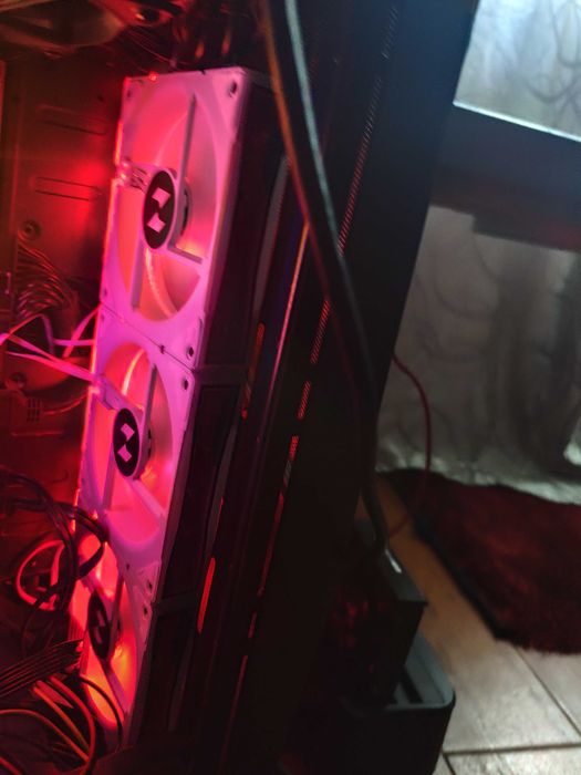 Pc Gammer. Para todos os jogos atuais. Board Asus Maximus IX, 16gbMemGskill 2133ghz; Proc i7-6700K 4ghz; Cx Atx MSI, Fonte 650w