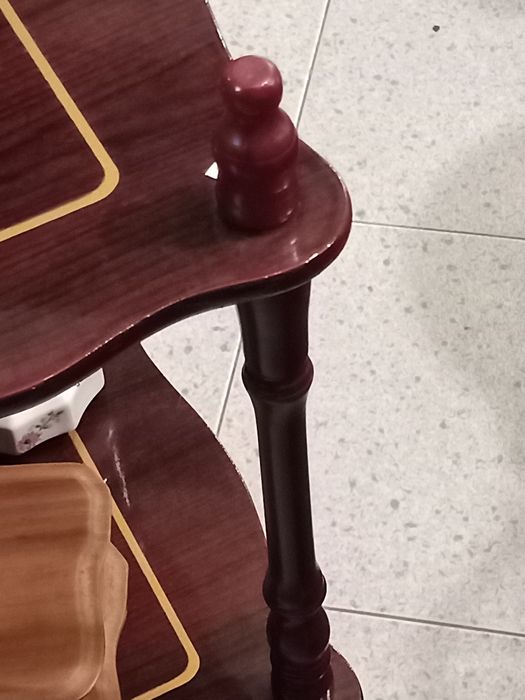 Mesa de apoio antiga ou móvel de apoio comprado em Macau