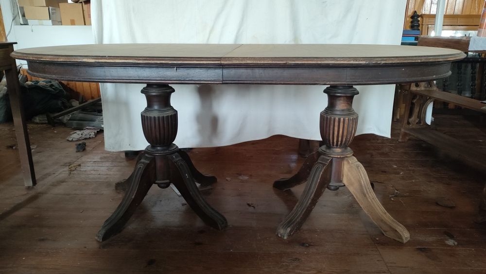 Mesa antiga de madeira oval  extensível 2,25 x 1,10