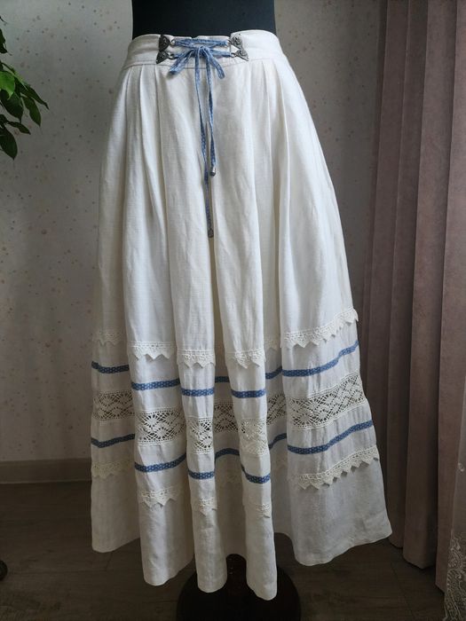 Юбка с кружевом М