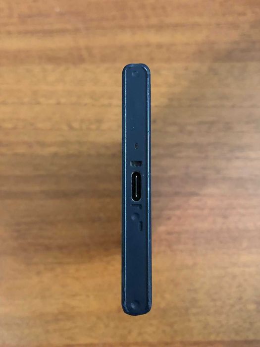 Телефон SONY Xperia