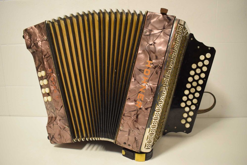Vendo Concertina Hohner Sonora II 3 Voz Voz  Tonalidade La
