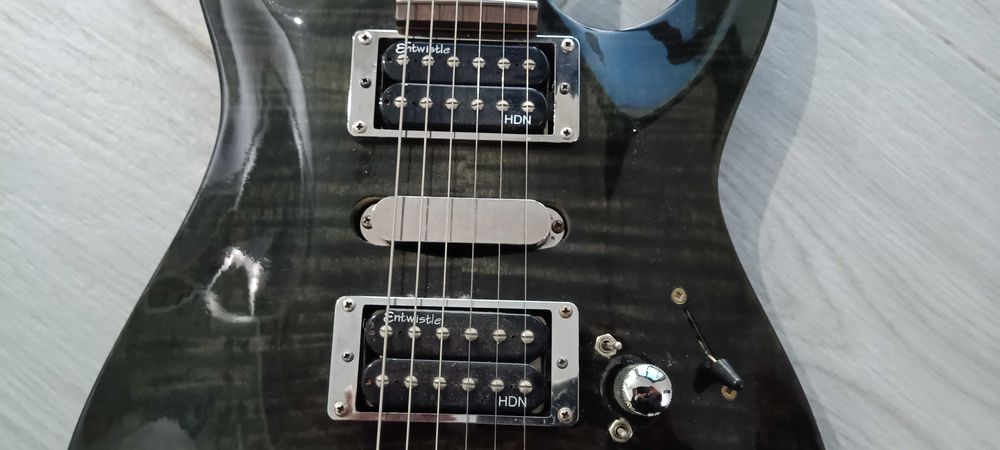 ESP LTD MH-101 Black Flamed Maple c/ Pickups Entwistle