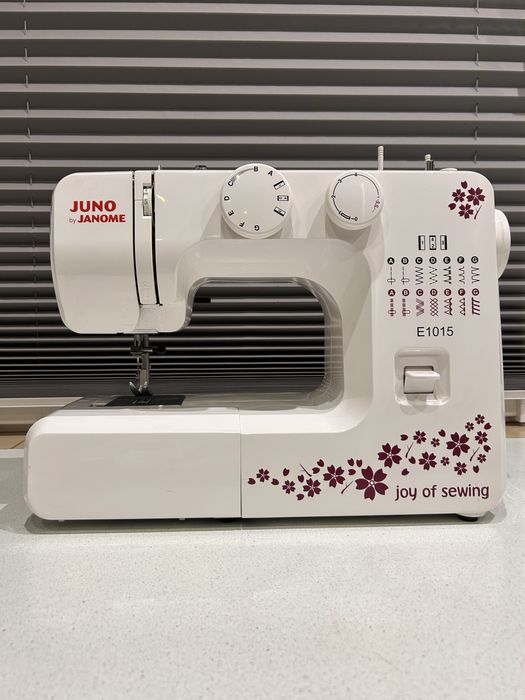 Maszyna do szycia Juno Janome