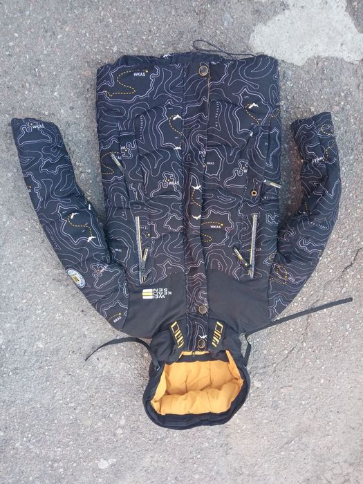 Зимова куртка пуховик