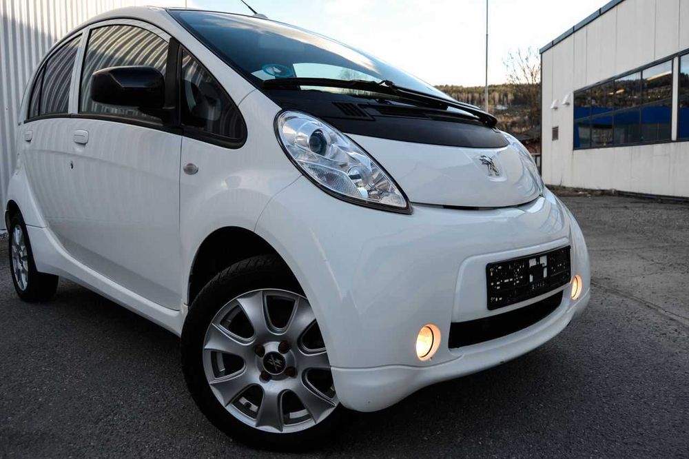 Peugeot iOn 2015 без ДТП, рідний пробіг, два комлпекти дисків і ключів