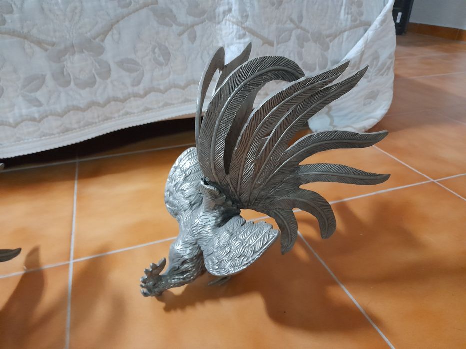 Conjunto de galos (galo e galinha)