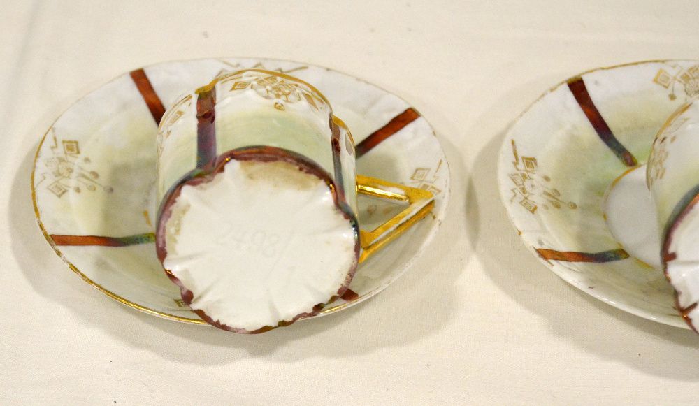 Par de chávenas de café em porcelana europeia