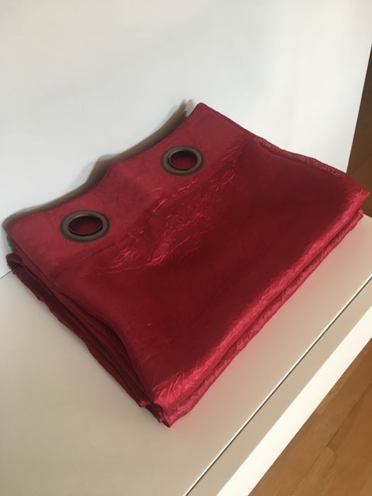 Cortinados Vermelhos