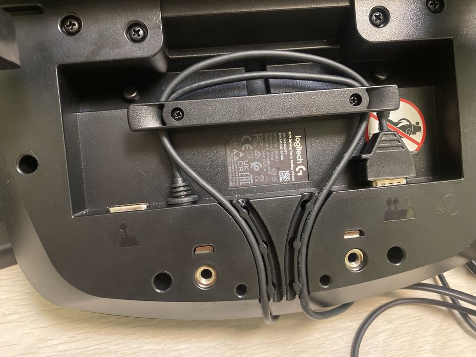 Продам руль logitech асолютно новий