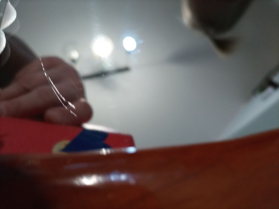 Lustro w drewnianej ramie rzeźbione