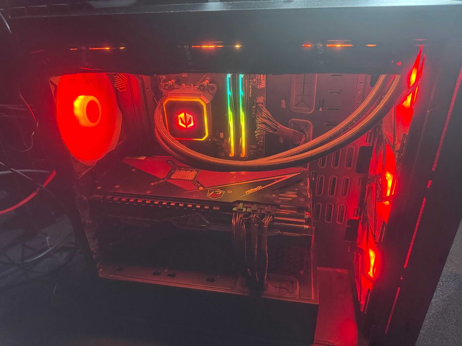 Ryzen 7 9800X3D, RX 7900 XTX Phantom OC 24GB, MSI B850, 32 GB RAM DDR5, 990 PRO 2TB, MSI 1000W GWARANCJA