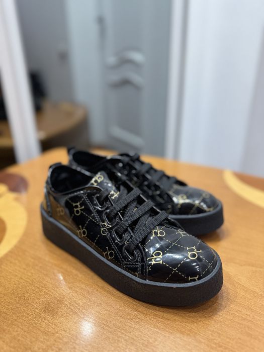 Нові лакові кеди ROCCOBAROCCO 37р.