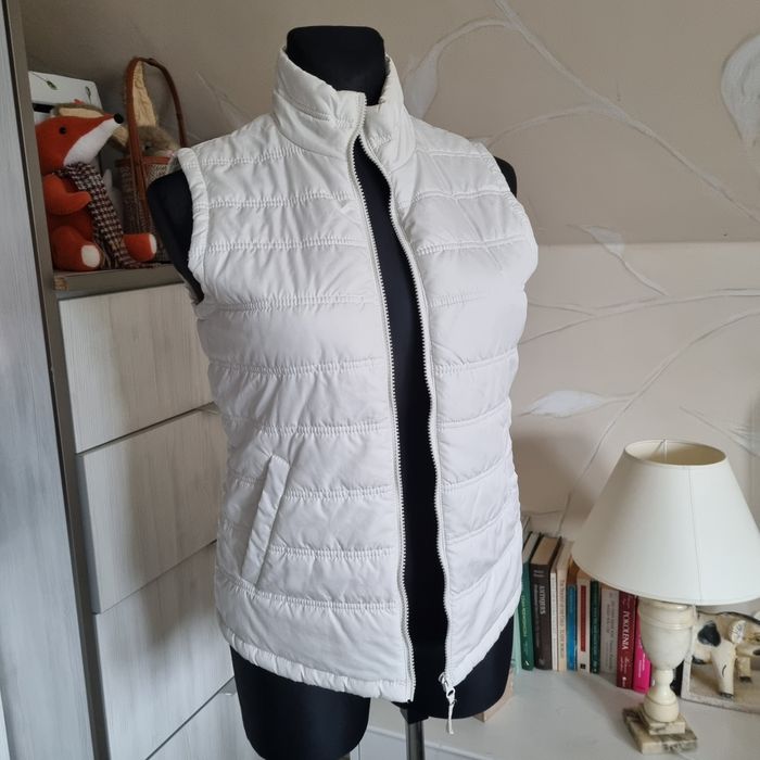 Biały bezrękawnik M