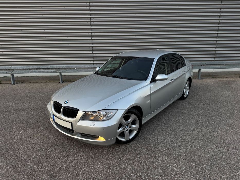 BMW Seria 3 E90 320i 150KM AUTOMAT NAWIGACJA Xenon Czujniki Grz.Fotele Multi