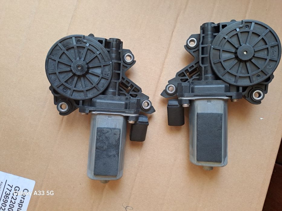 Porsche Panamera Моторчик дотяжки дверей