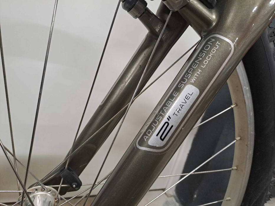 Bicicleta BTT Specialized (revisão e pneus novos)