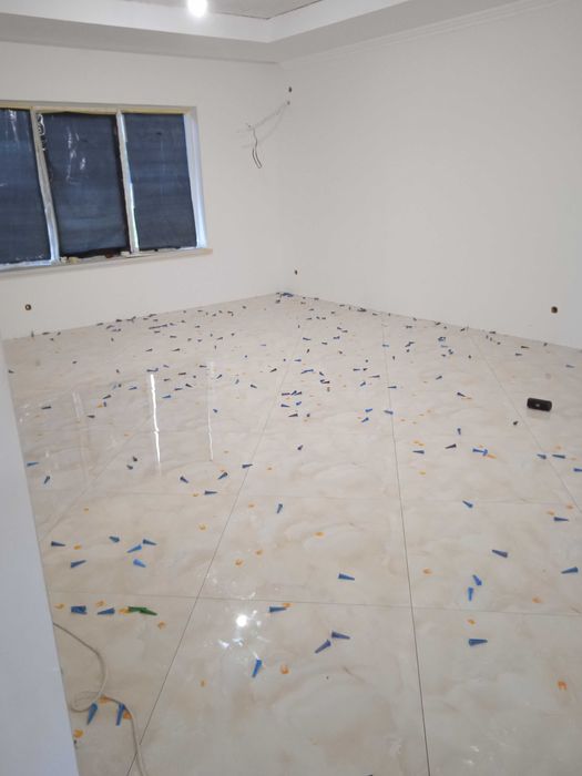 Ремонт будинку під ключ, шпаклівка стін натяжні стелі стяжка