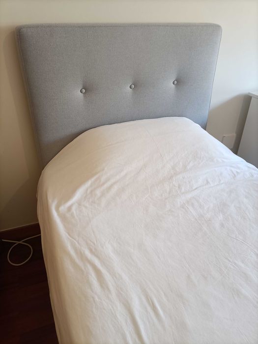 Cama Sommier com Cabeceira como nova