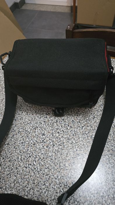 Canon D2000 Camera64740810553729124