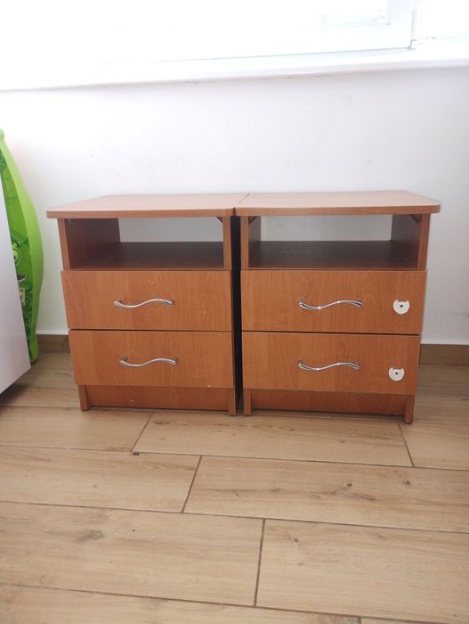 Продам дві тумбочки