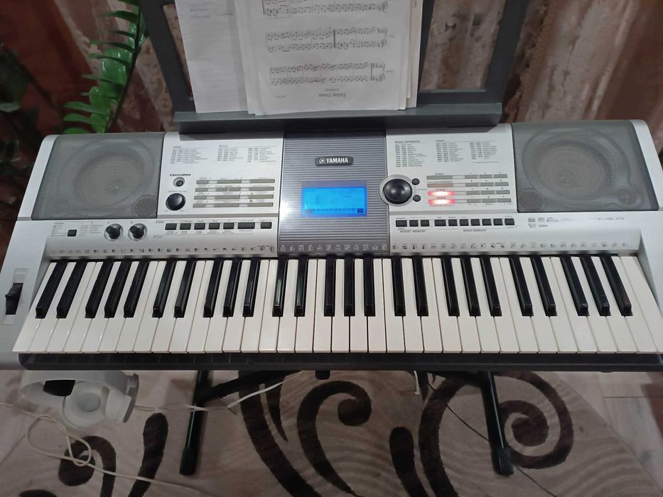 Синтезатор Yamaha PSR-E403