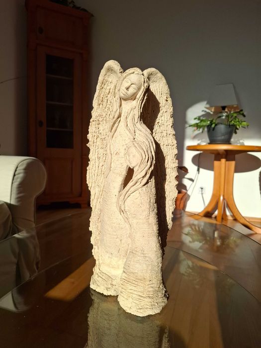 Figura rzeźba kobieta anioł z dzieckiem