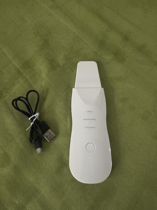 Urządzenie do ultradźwiękowego oczyszczania twarzy – ładowane przez USB