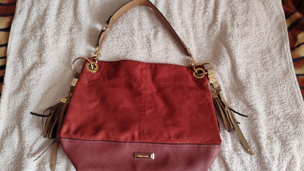 Сумка жіноча червоного кольору