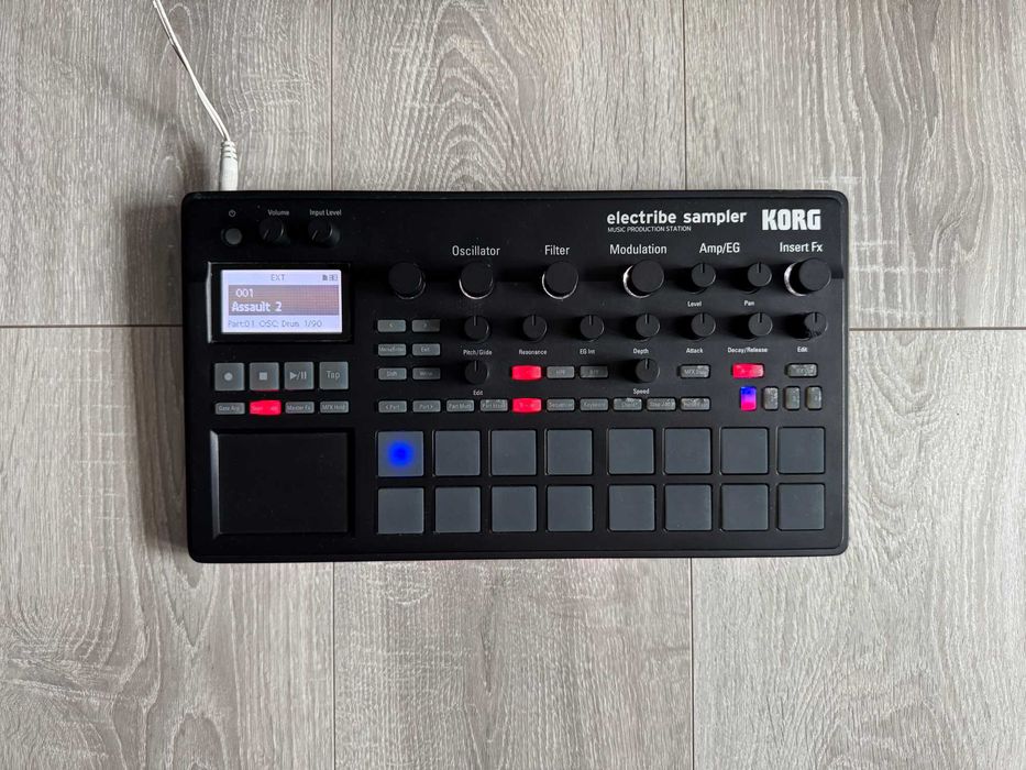 KORG Sampler Electribe 2s czarny pudełko
