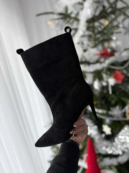 Nowe Eleganckie botki wsuwane na smukłej szpilce - 39 - 25cm