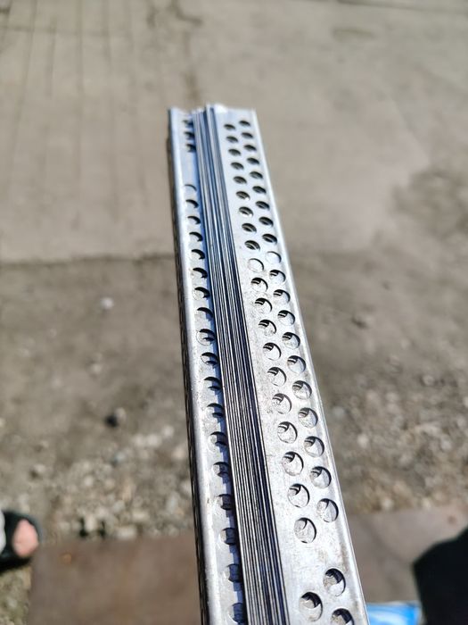 Pół narożnik aluminiowy do płyt karton gips 2,5 m