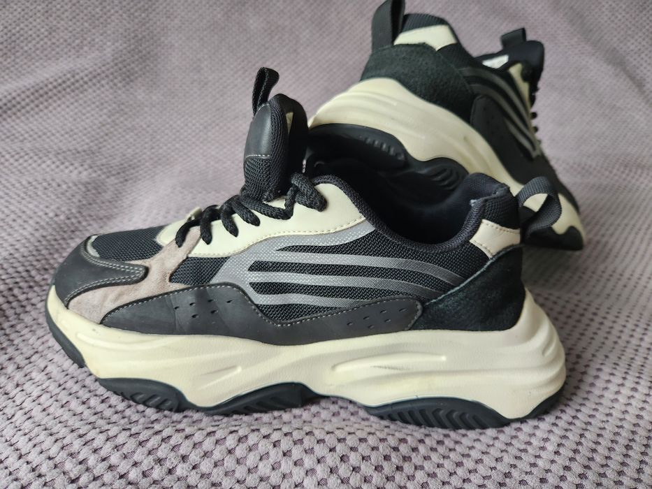 Кросівки для підлітка 42р