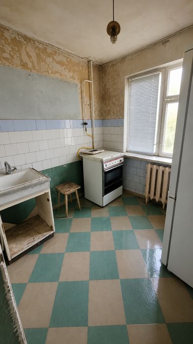 Продаж двокімнатної квартири,вул.Смілянська,77 ( район комерційного  технікуму)
