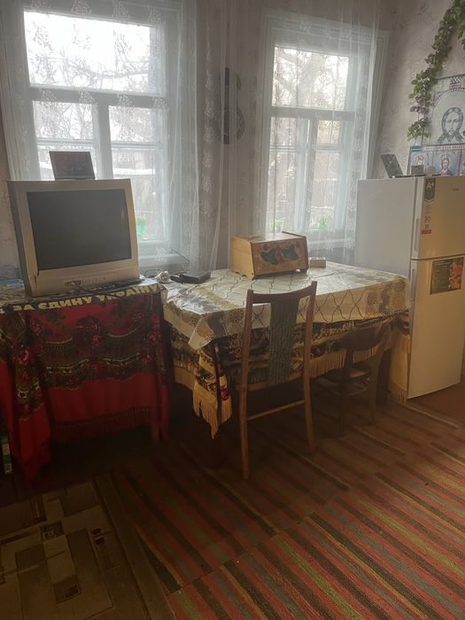 Продається будинок  за 100 км  від Києва