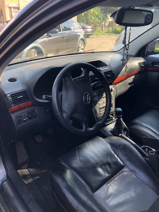 Продам або оміняю TOYOTA AVENSIS