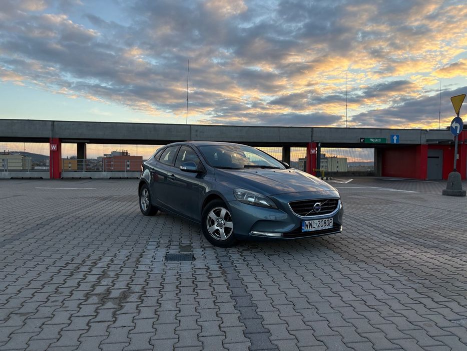 Volvo V40