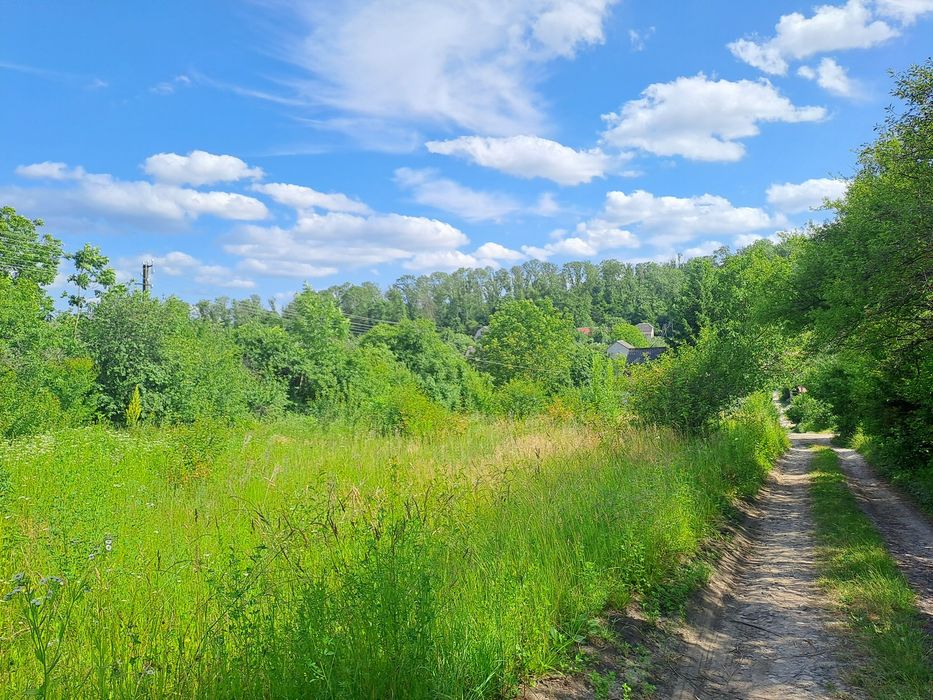 Продаж земельної ділянки 11 сот. с.Підгороднє.