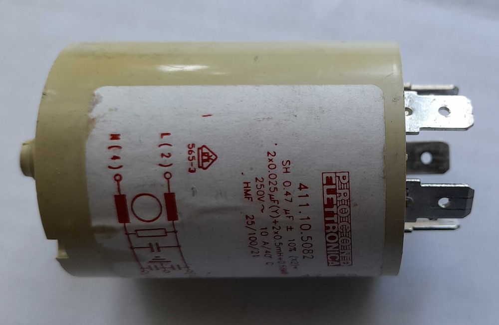 Kondensator przeciwzakłuceniowy              SH 0,47uF +-10% (×2)